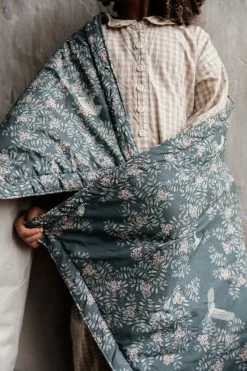 Garbo & Friends Fauna Forest Täytepeitto, 90x120 Cm -Outdoor Textiles myynti garbo friends fauna forest filled blanket 4