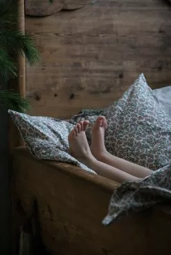 Garbo & Friends Floral Vine Adult Pillowcase, Light Warmgray -Outdoor Textiles myynti garbo friends floral vine adult pillowcase light warmgray 4