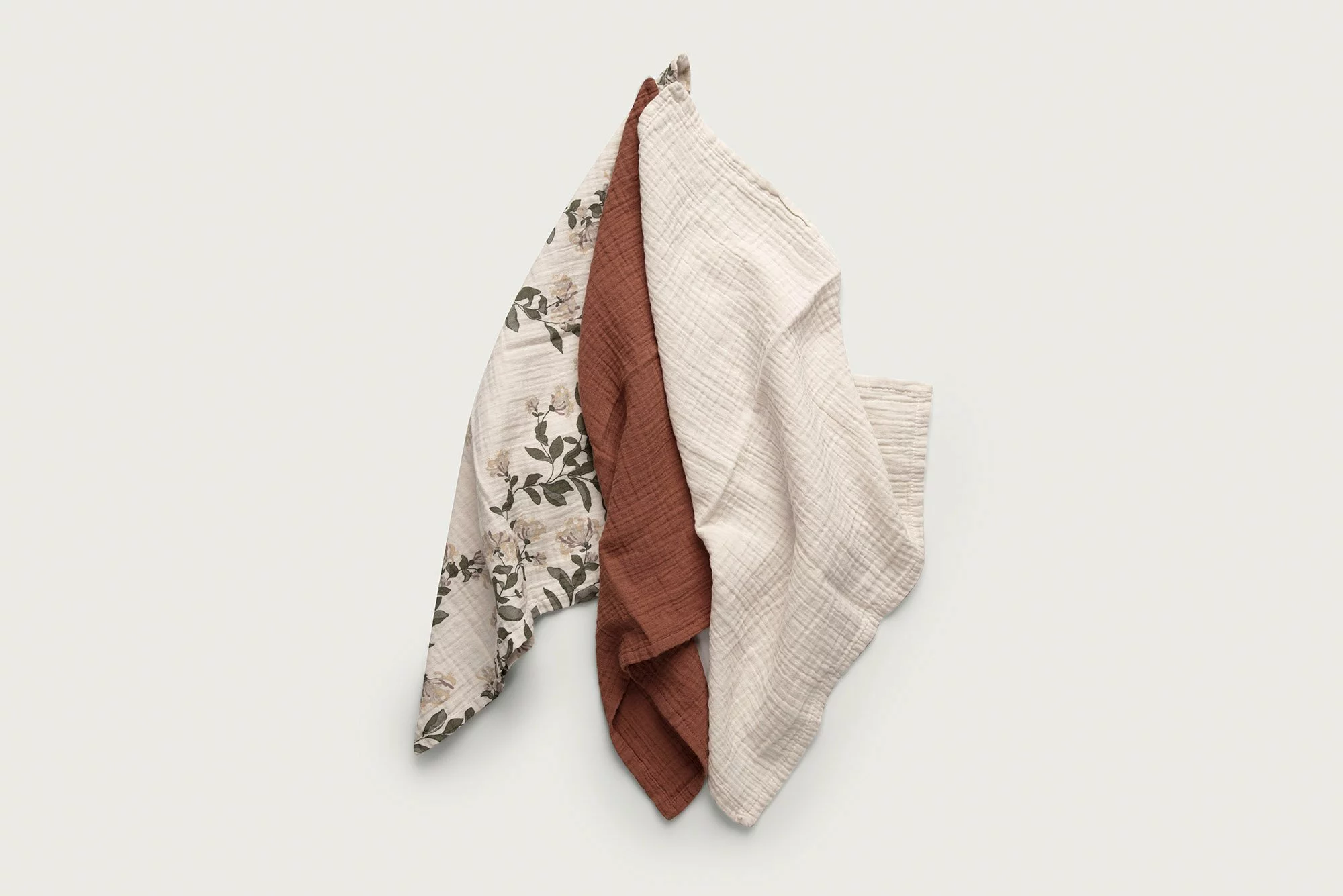 Garbo & Friends Honeysuckle Muslin Röyhtäytysliinat 40x40 Cm, 3-pakkaus 2 Garbo & Friends Honeysuckle Muslin Röyhtäytysliinat 40x40 Cm, 3-pakkaus - Image 2