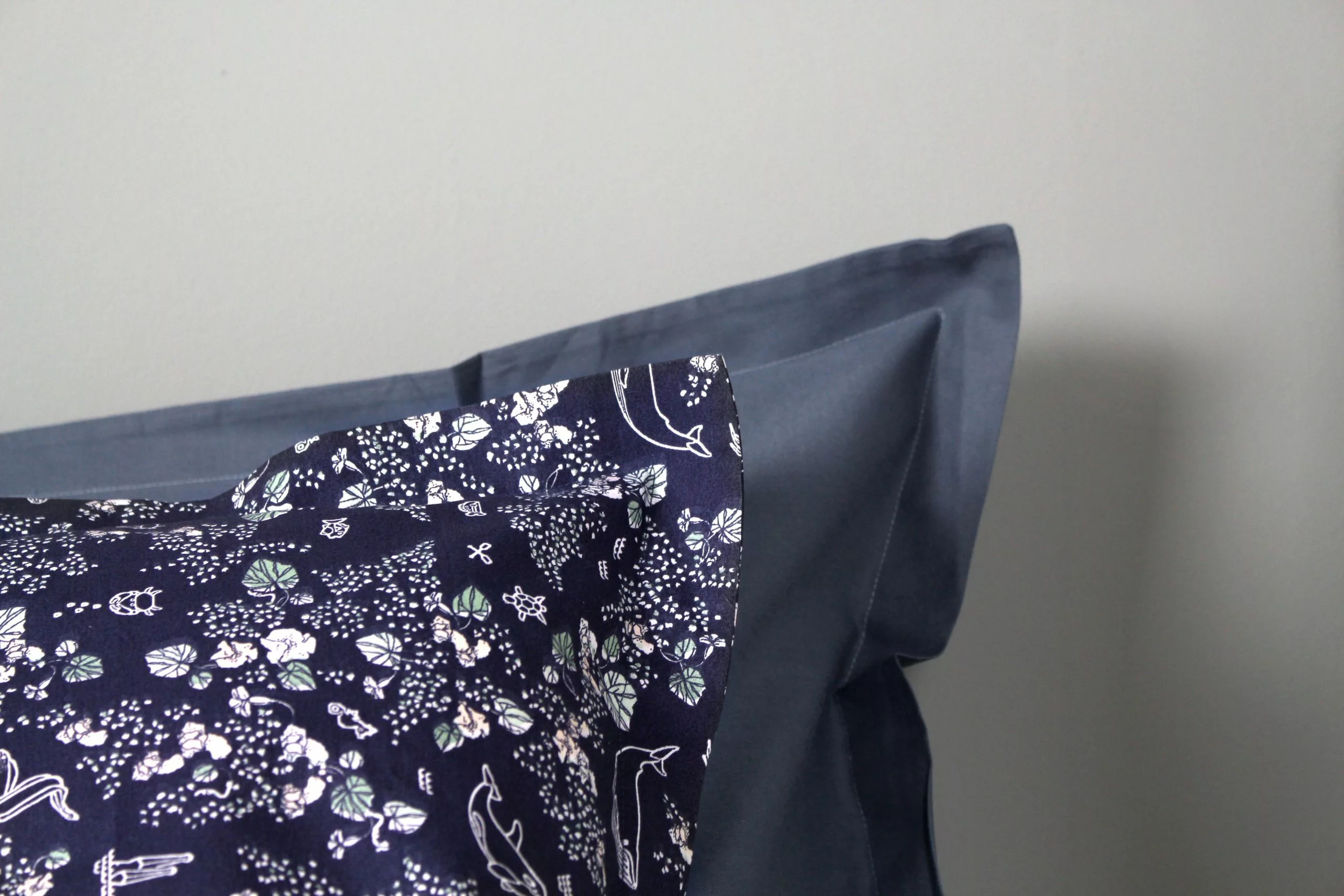 Garbo & Friends Mares Dark Bedset 70x80 Cm, Baby 3 Garbo & Friends Mares Dark Bedset 70x80 Cm, Baby - Image 3