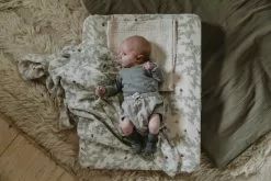 Garbo & Friends Pomegranate Vaippamattosuojus Musliini, 50x70 Cm -Outdoor Textiles myynti garbo friends pomegranate muslin changing mat cover 50x70x10 3