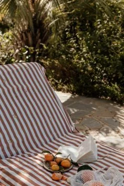 Garbo & Friends Stripe Pear Kylpypyyhe, 70x140 Cm -Outdoor Textiles myynti garbo friends stripe pear 2