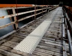 Pappelina Honey Matto 70x350 Cm, Lämmin Harmaa/Vanilija -Outdoor Textiles myynti pappelina honey matto 70x100 cm lammin harmaa vanilija 3 2