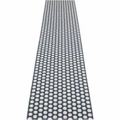 Pappelina Noa Matto Tummansininen / Vanilla / Warm Grey, 70x350 Cm