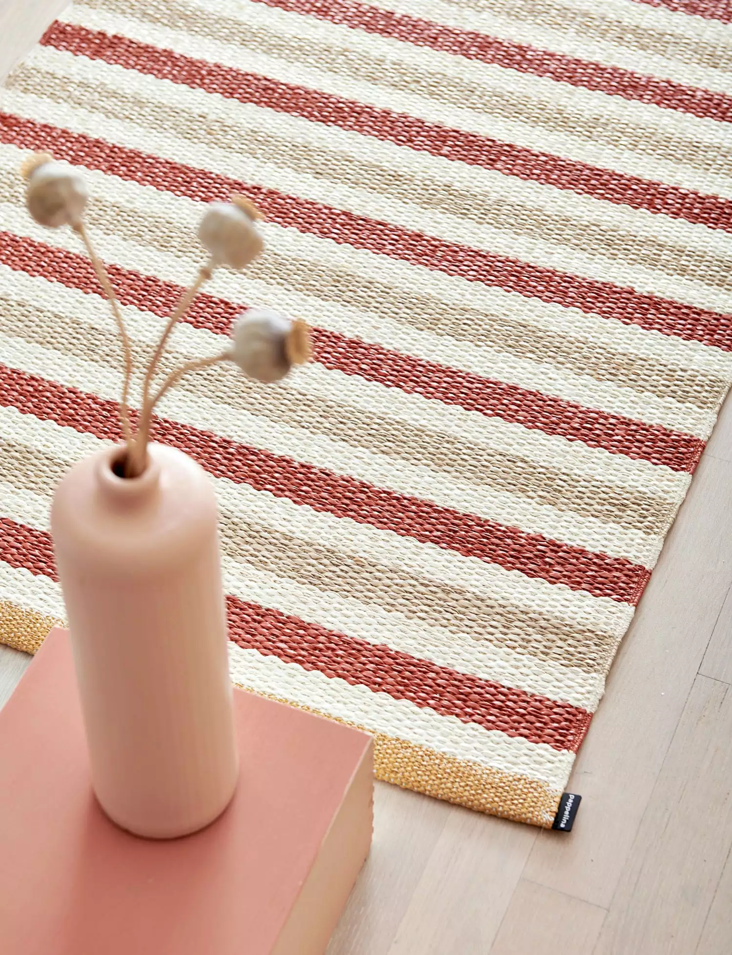Pappelina Teo Matto Tiilenpunainen / Beige / Vanilla, 70x300 Cm 2 Pappelina Teo Matto Tiilenpunainen / Beige / Vanilla, 70x300 Cm - Image 2