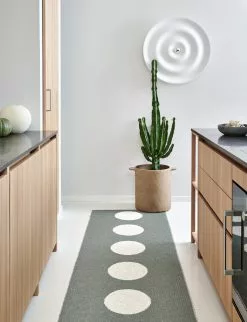 Pappelina Vera Matto Army/ Vanilla, 70x225 Cm 6 Pappelina Vera Matto Army/ Vanilla, 70x225 Cm -Outdoor Textiles myynti pappelina vera matto army vanilla 1 2