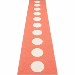 Pappelina Vera Matto Flamingo / Vanilla, 70x450 Cm