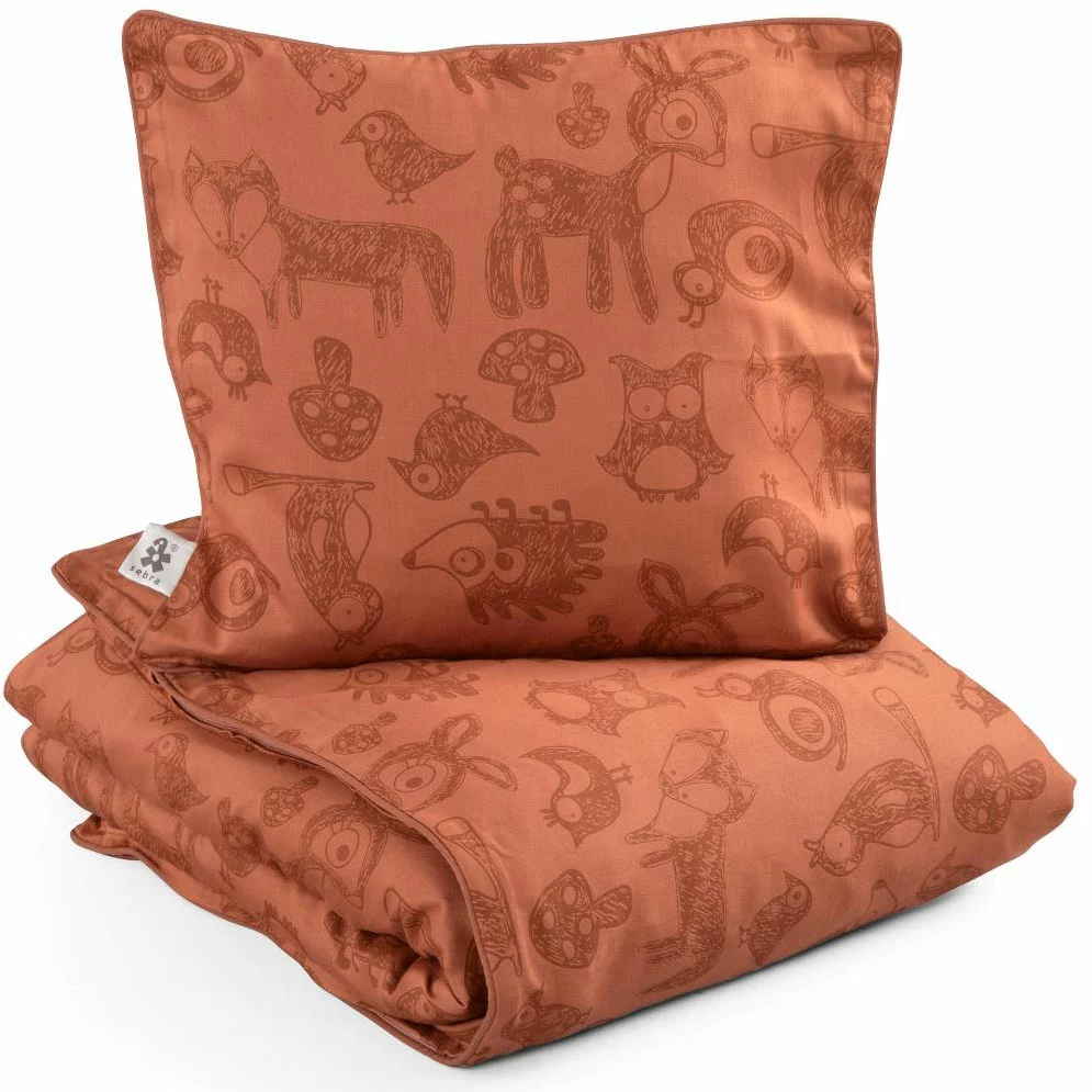 Sebra Forest Vuodevaatteet 100x130 + 38x55 Cm, Dark Amber 1 Sebra Forest Vuodevaatteet 100x130 + 38x55 Cm, Dark Amber