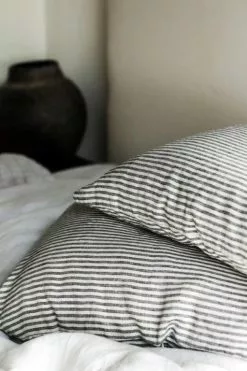 Tell Me More Linen Tyynynpäällinen 50x70 Cm 2-pakkaus, Harmaa / Valkoinen -Outdoor Textiles myynti tell me more washed linen tyynyliina 50x70 dark grey 2 kpl 3